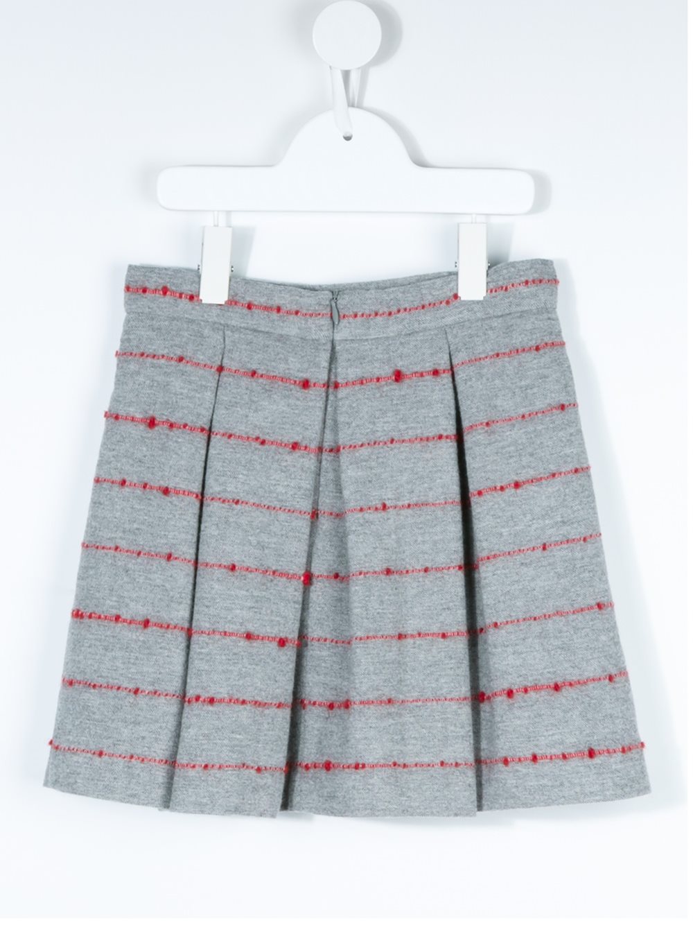 pleated skirt