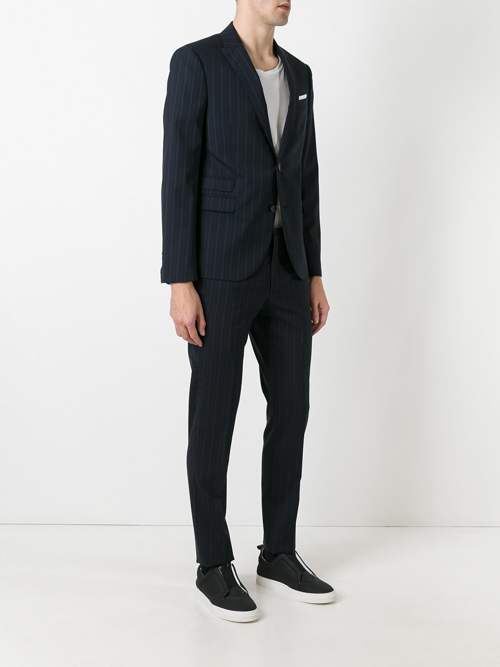 细条纹西装套装