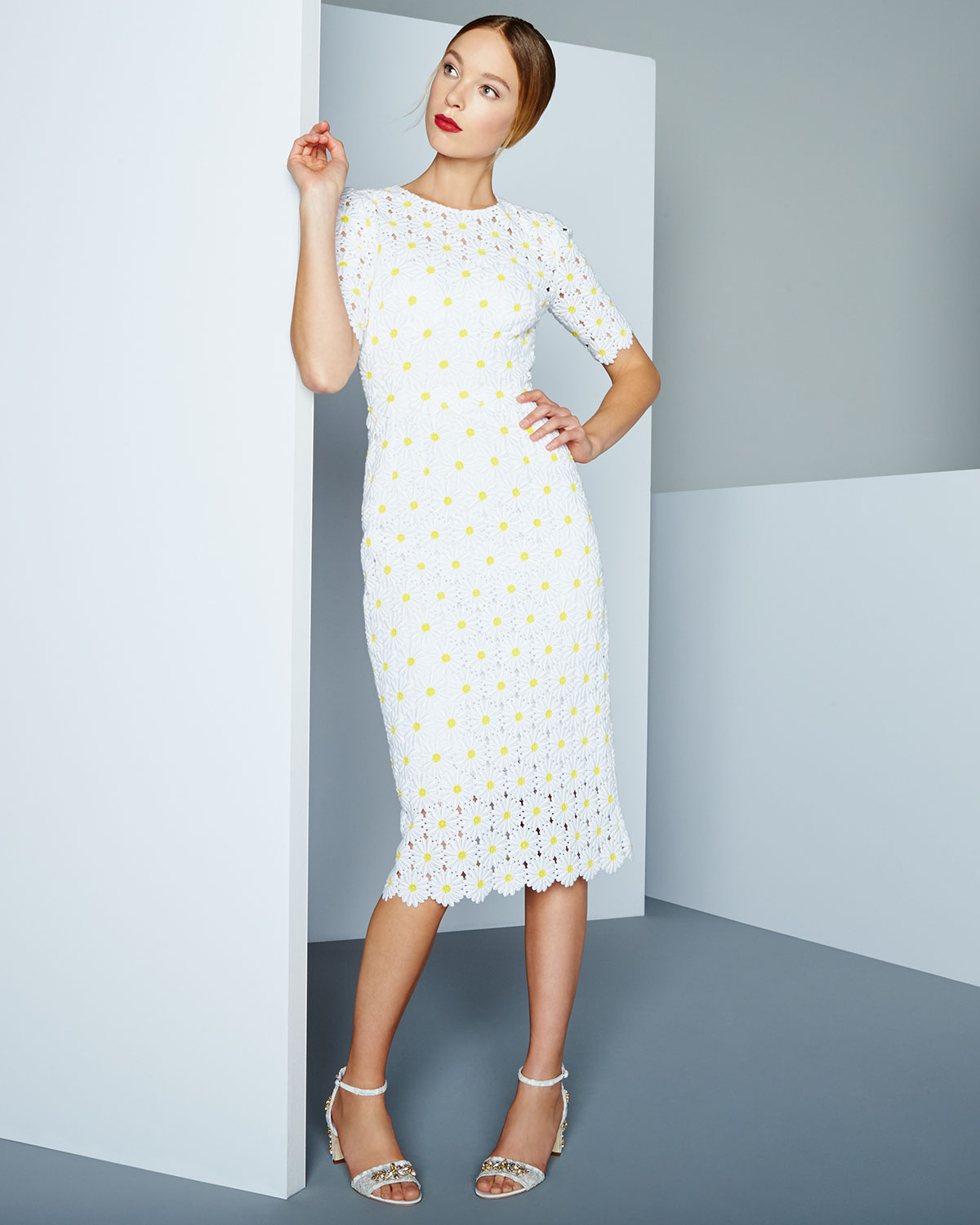 Macrame Embroidered-Daisy Sheath Dress, White/Yellow