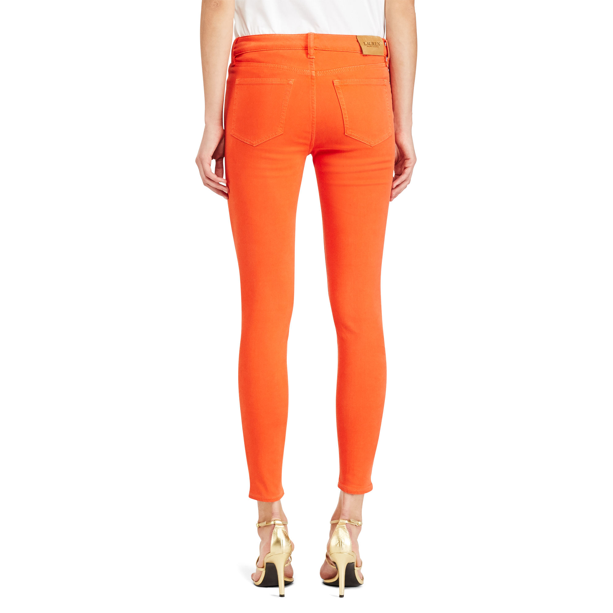 Orange skins. Оранжевые джинсы женские. Pants джинсы женские оранжевые. Оранжевые джинсы мужские. Джинсы Zara оранжевые.